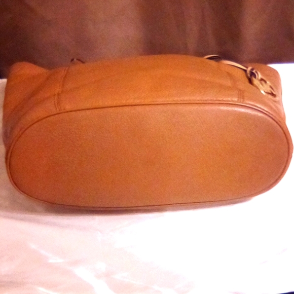 Michael Kors Caramel Tote - Picture 4 of 16